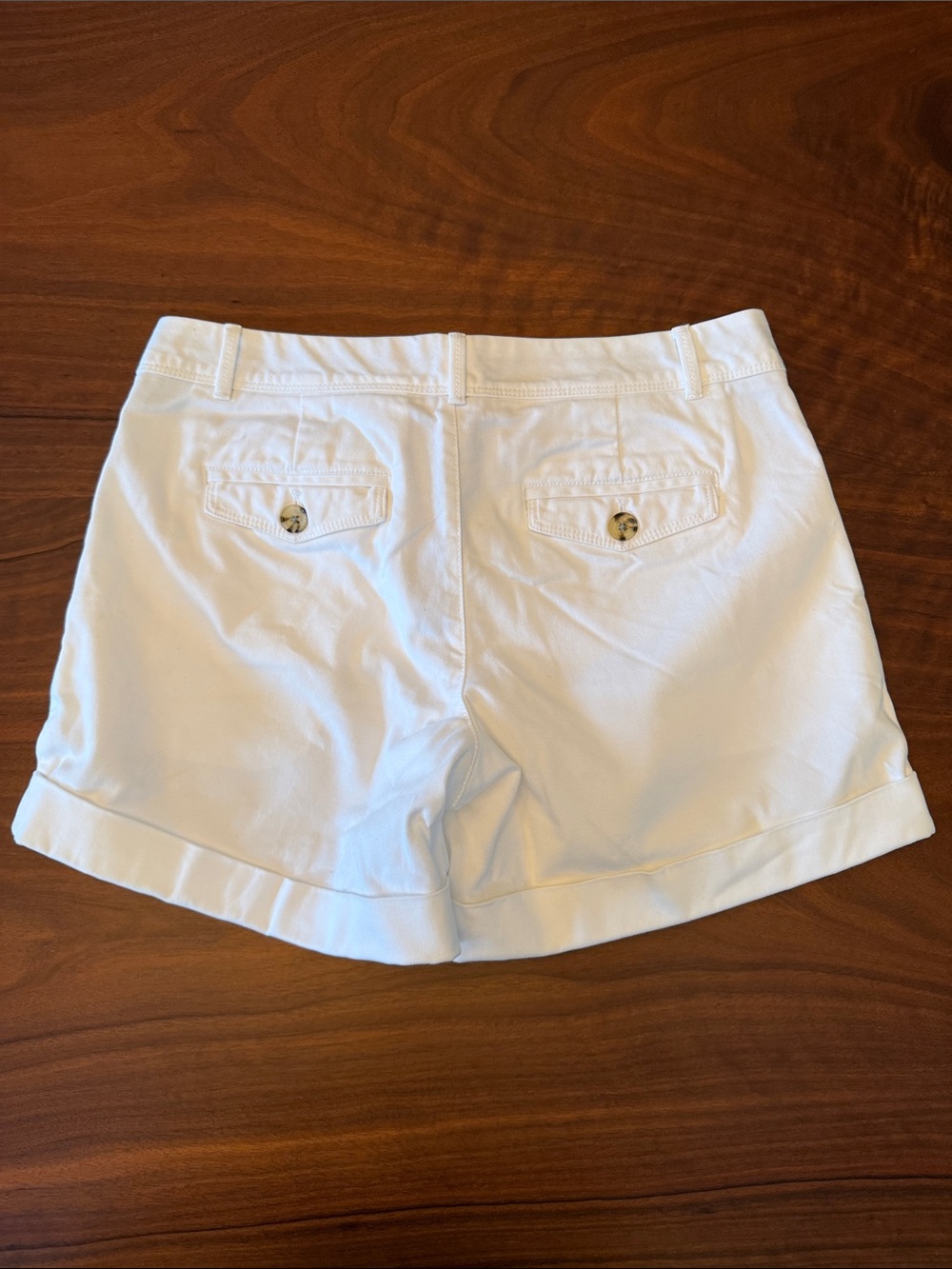Banana Republic White Cuffed Chino Shorts for Women - Picture 3 of 7